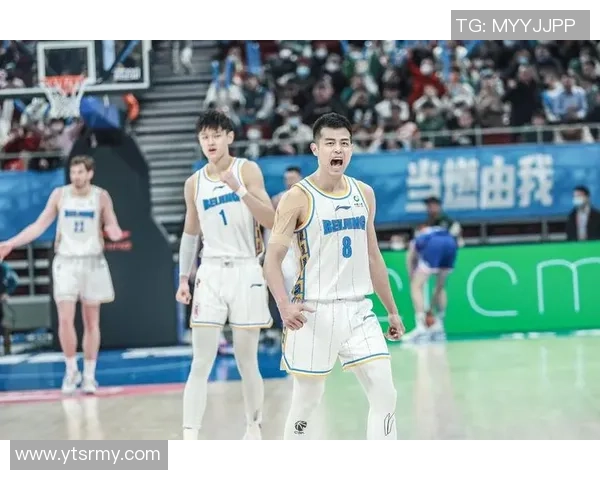 方硕的篮球之路：从青涩少年到赛场明星的成长历程与心路历程